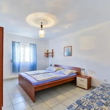 Gogoljak Apartment Vir